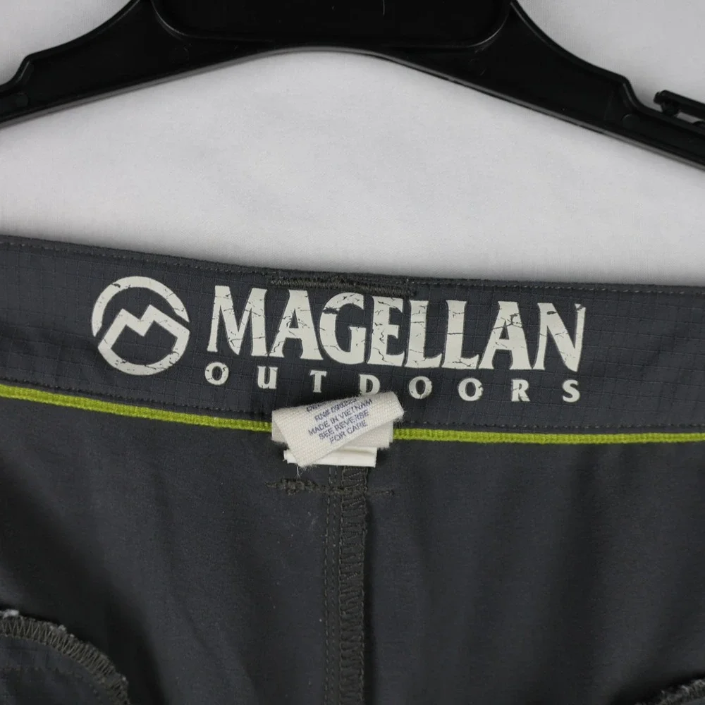 Magellan Outdoors Shorts Mens 42 Nylon Hiking Zip Pocket Lightweight Outdoor Tra